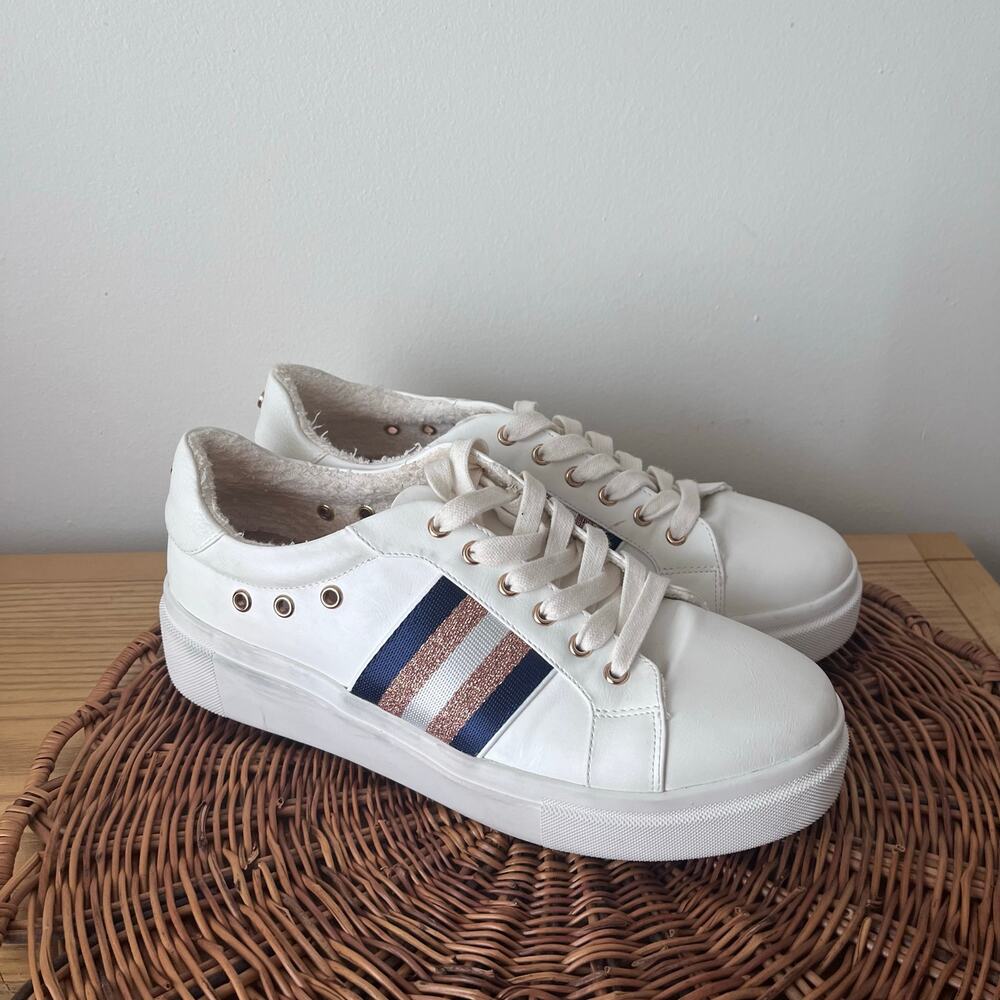 Yellow box Emalia White Striped Chunky Casual Sneakers Women’s Size 9.5